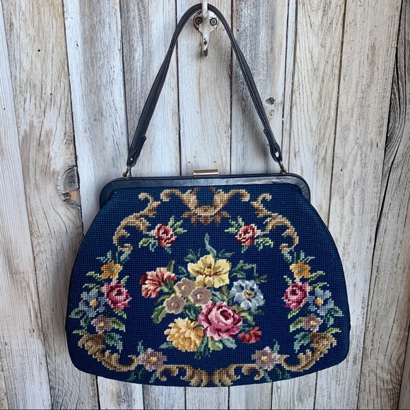 Vintage Handbags - Vintage Tapestry Carpet Bag